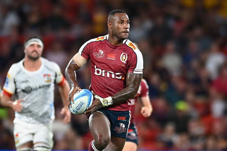 Suliasi Vunivalu on the charge for the Queensland Reds